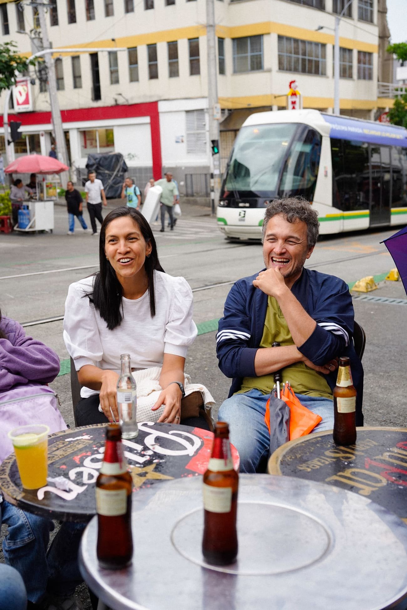 Sé local: disfruta de la comida callejera colombiana y de las buenas historias en el centro.